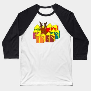 Cute reindeer hiding behind Christmas gifts Baseball T-Shirt